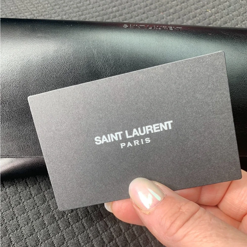 Chic Black Sunglasses - Picture 10 of 11